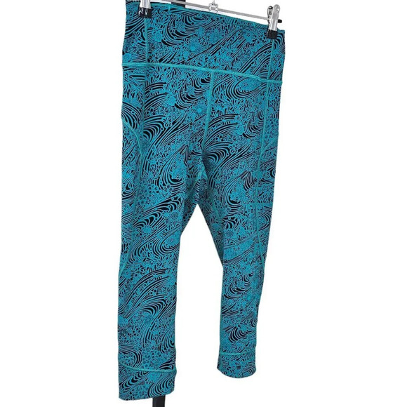 Lululemon In Movement Crop *Everlux 19" Kitakami Spirit Green Black Size 6 - Picture 5 of 8